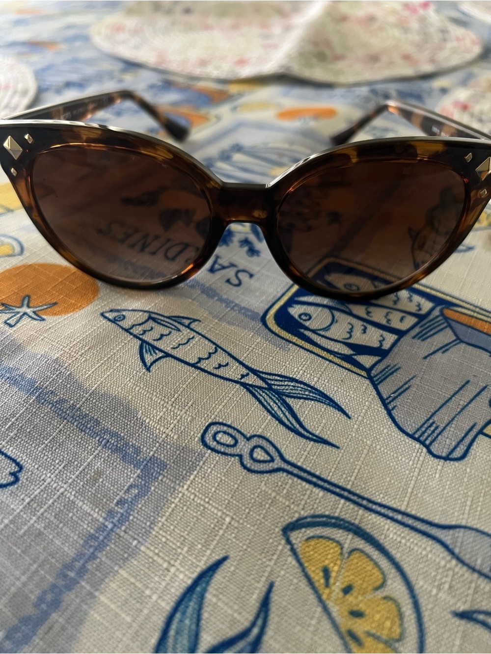 Michael Kors Tortoiseshell Cat-Eye Sunglasses - Brown Lenses